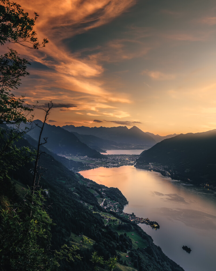 Die Iseltwald - Interlaken - Niesen Linie.